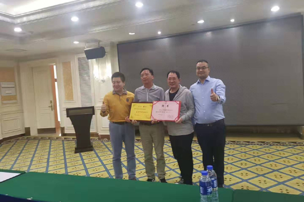 祝賀江蘇斯普瑞董事長當(dāng)選“十大牛商”，追夢的心永不老
