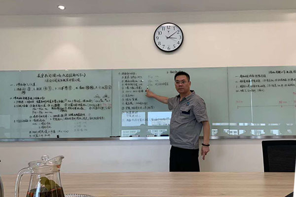 共勉-江蘇噴塑設(shè)備廠斯普瑞涂裝應(yīng)邀參加客戶企業(yè)會(huì)議！